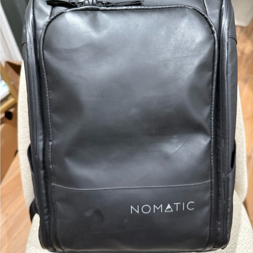 Nomatic Black Men's Backpack 20L